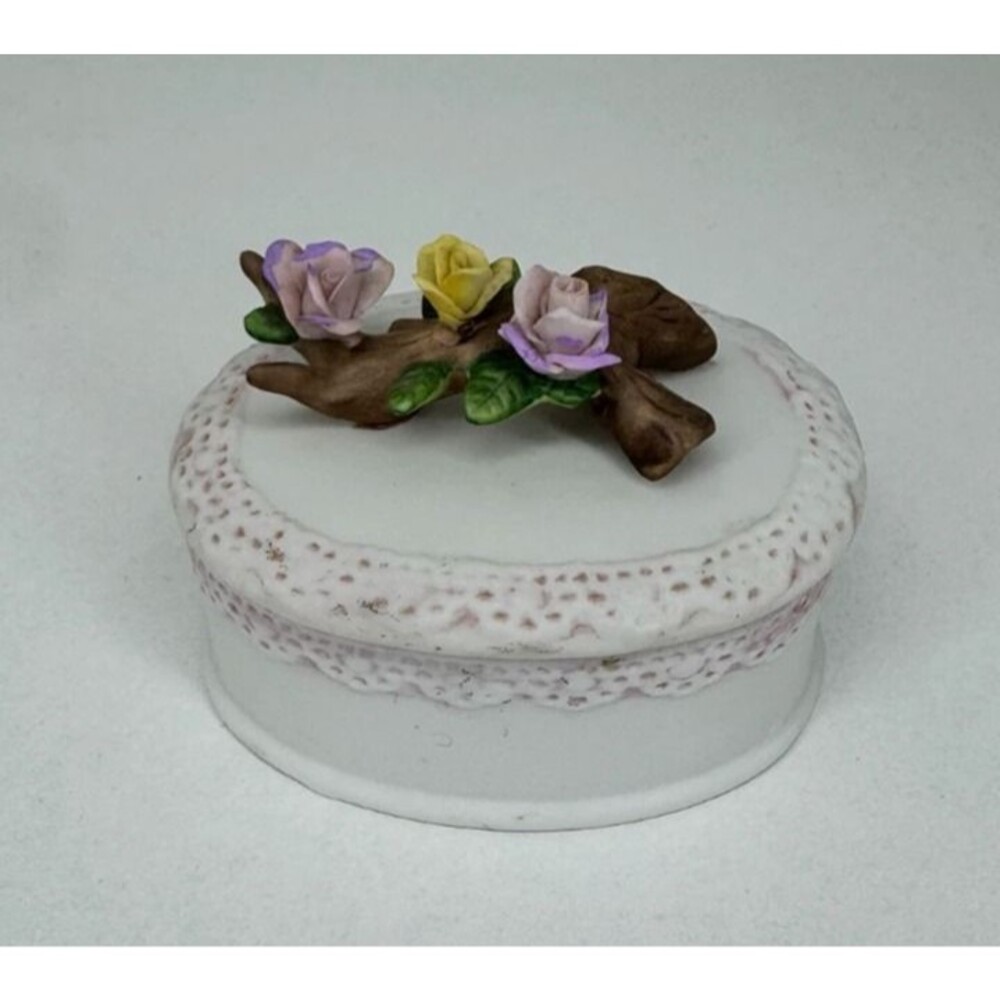 Vintage 1983 Lefton China Hand Painted Lidded Trinket Dish #03707